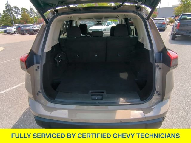 Used 2025 Beige/tan Nissan SV image 40