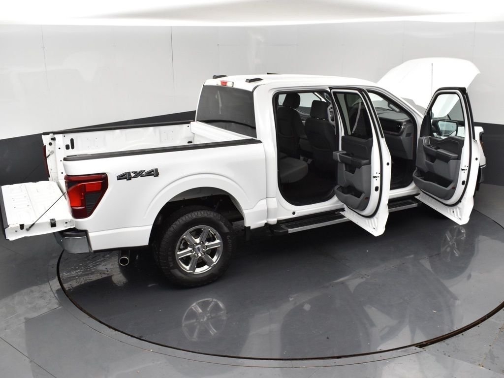 Used 2025 White Ford XLT image 33