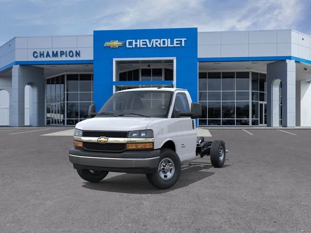 New 2026 Summit White Chevrolet 1WT image 8