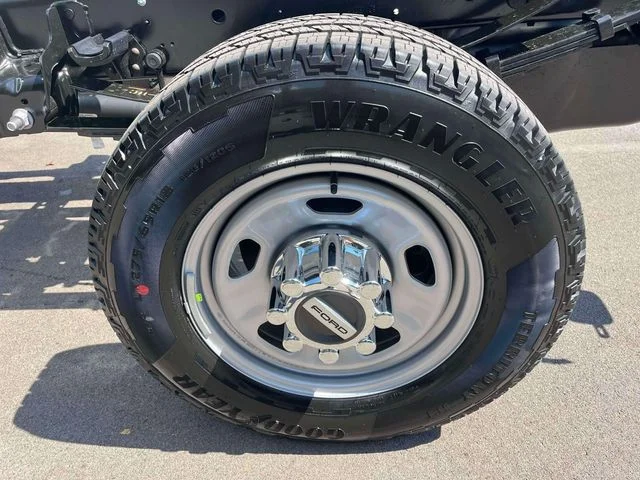New 2027 White Ford  image 11