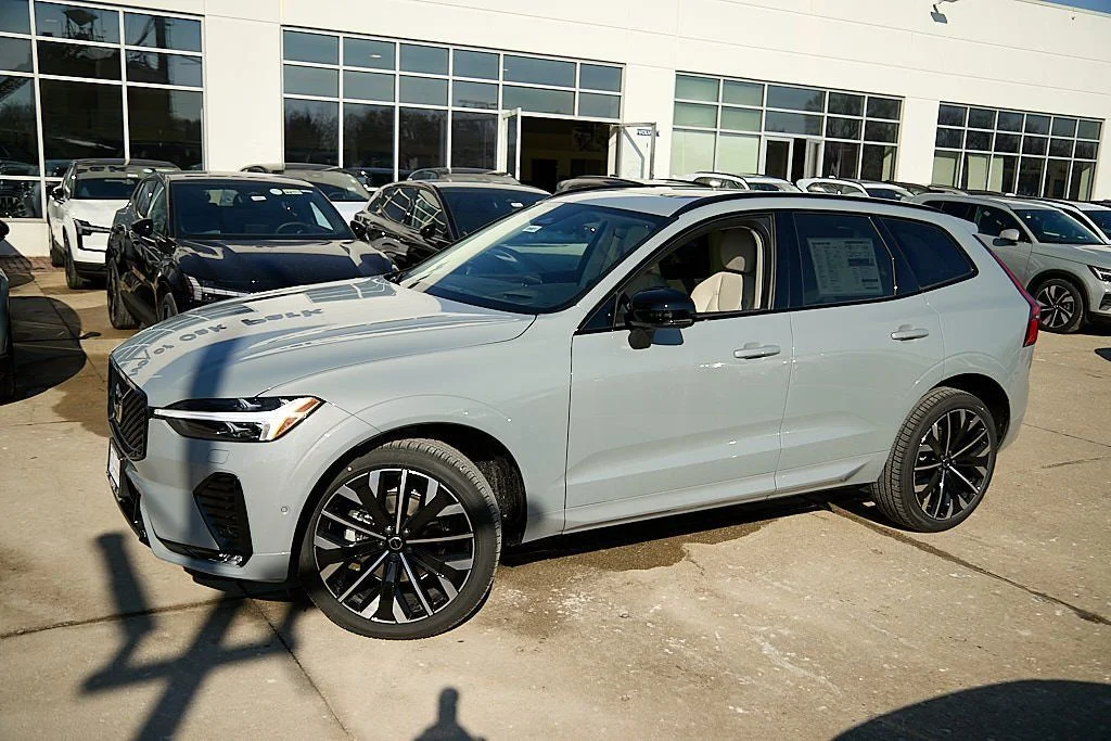 New 2026 Vapour Grey Volvo Ultra image 3