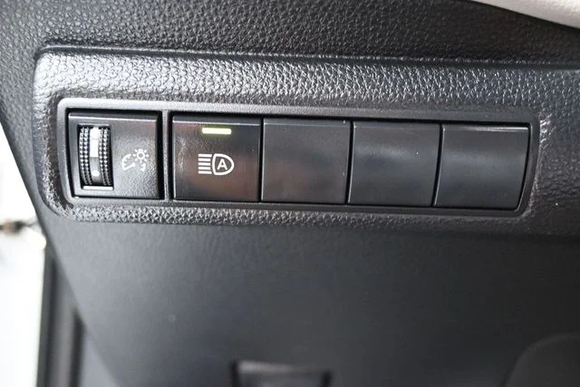 Used 2022 Silver Toyota LE image 25