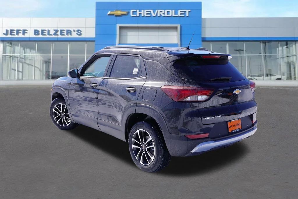 New 2026 Mosaic Black Metallic Chevrolet LT image 5