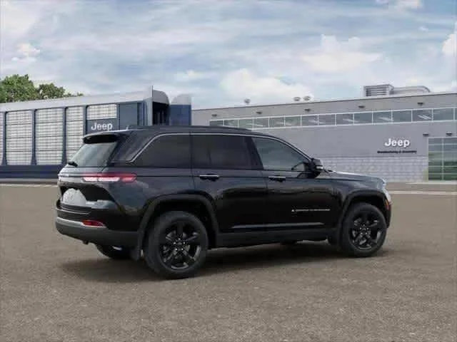 New 2026 Diamond Black Crystal Pearl-Coat Exterior Paint Jeep Limited image 3
