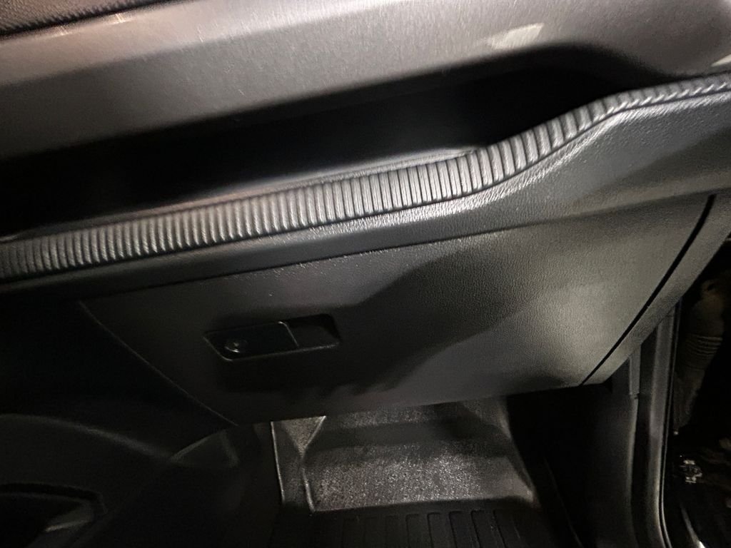 Used 2024 Black Ford XLT image 24