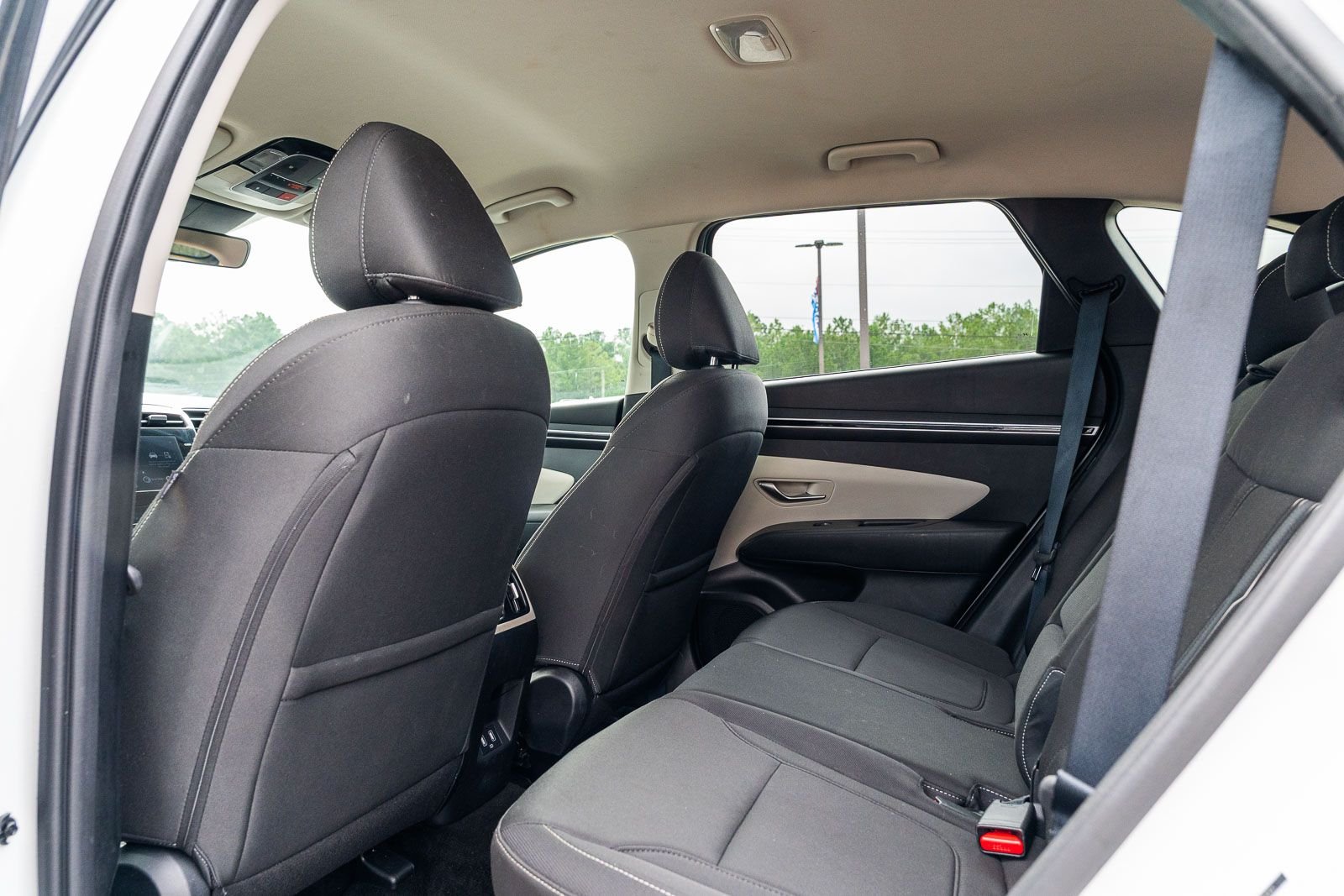 Used 2024 White Hyundai SEL image 15