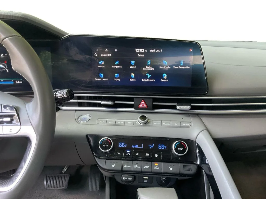 Used 2025 Gray Hyundai SEL Convenience image 12