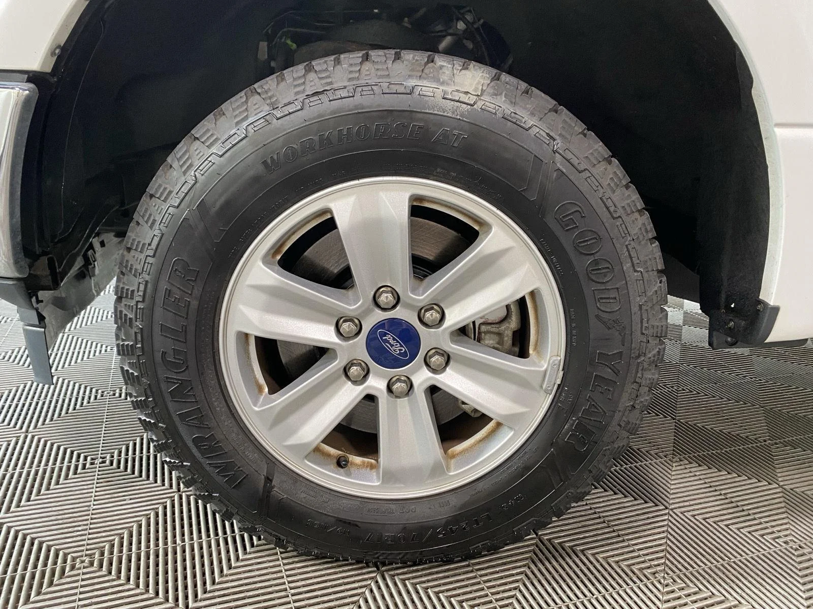 Used 2019 Oxford White Ford XLT image 10