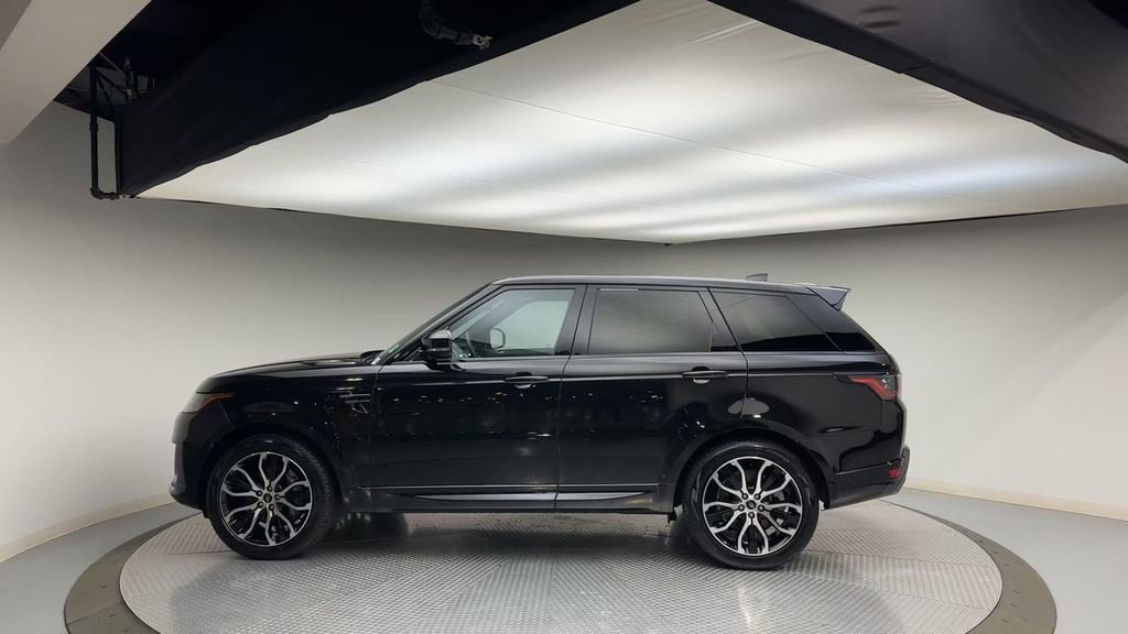 Used 2022 Santorini Black Metallic Land Rover HSE Silver Edition image 5