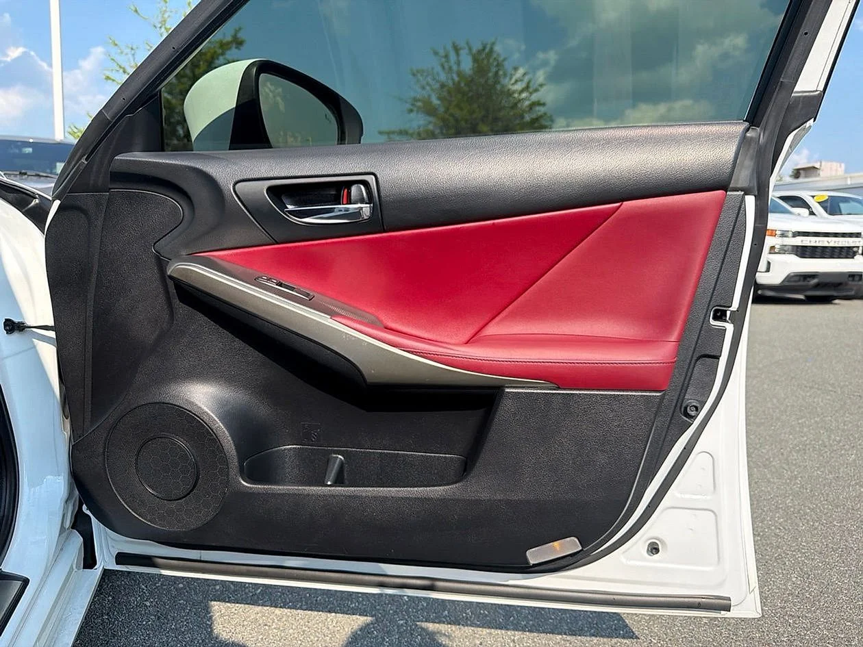 Used 2016  Lexus 350 image 33