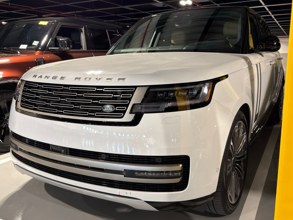 2024 Land Rover Range Rover 3.0 SE LWB 7's photo