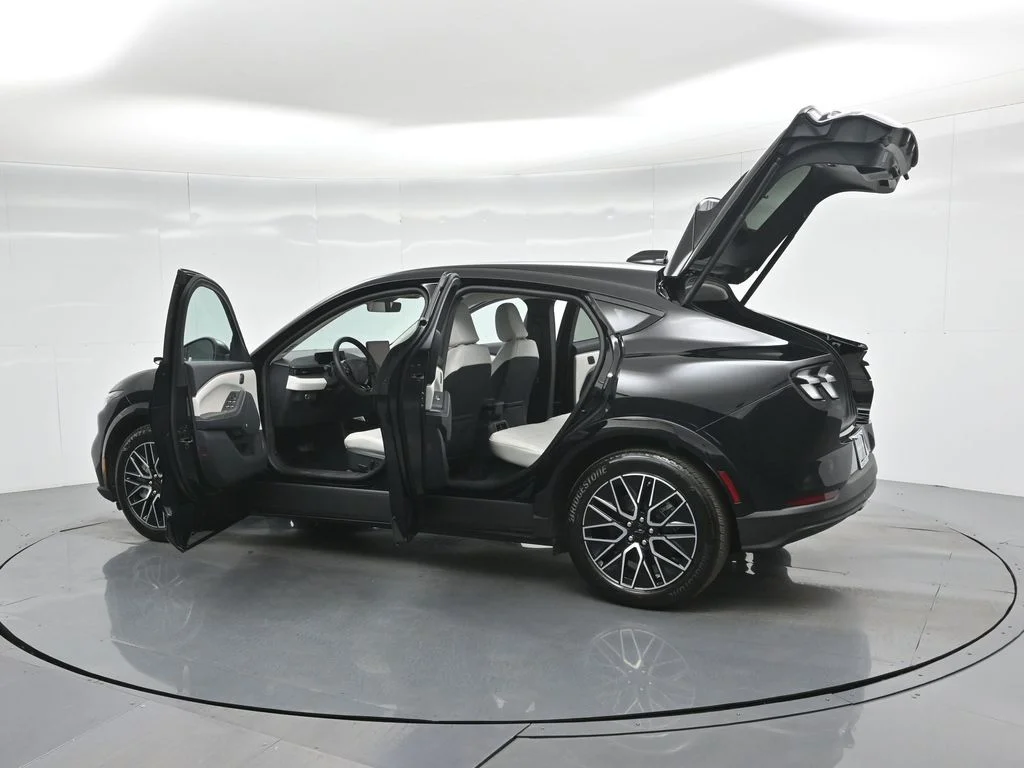 Used 2025 Black Ford Premium image 37