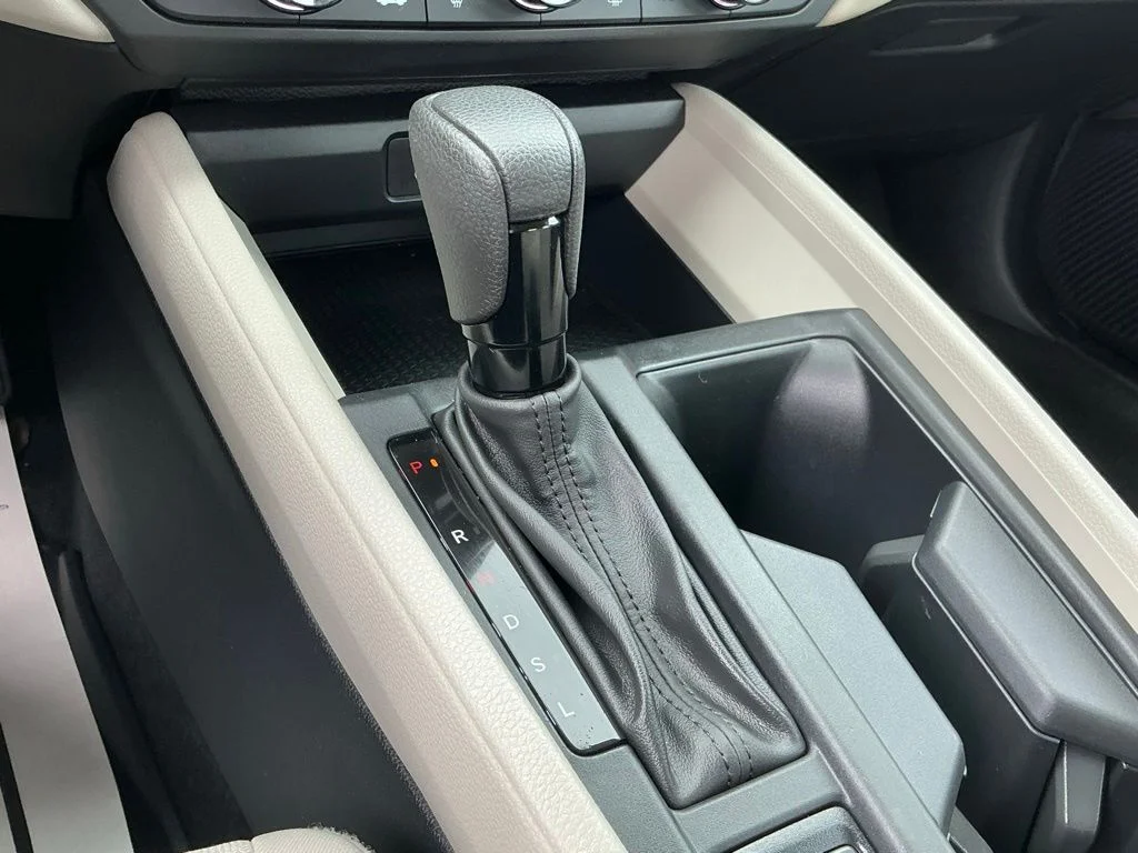 Used 2024  Honda LX image 40