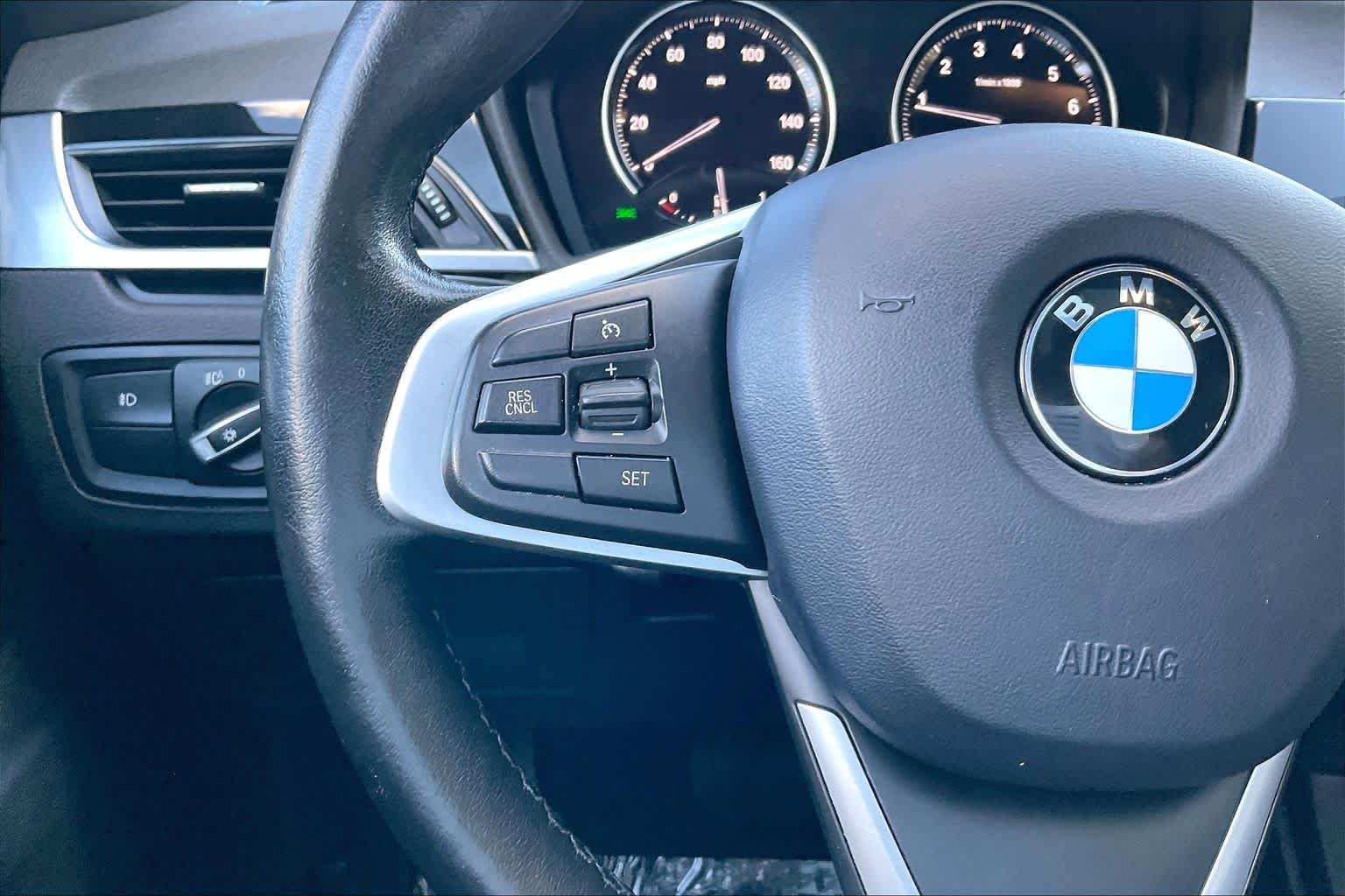 Used 2018 Alpine White BMW xDrive28i image 23