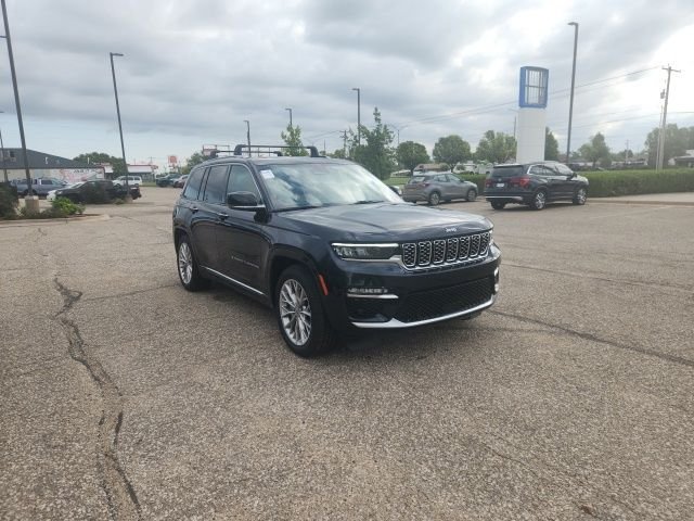 Used 2024 Black Jeep Summit image 3
