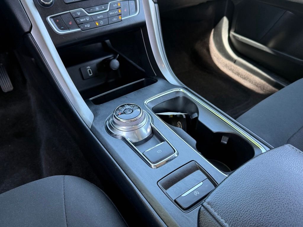 Used 2017 Silver Ford SE image 17