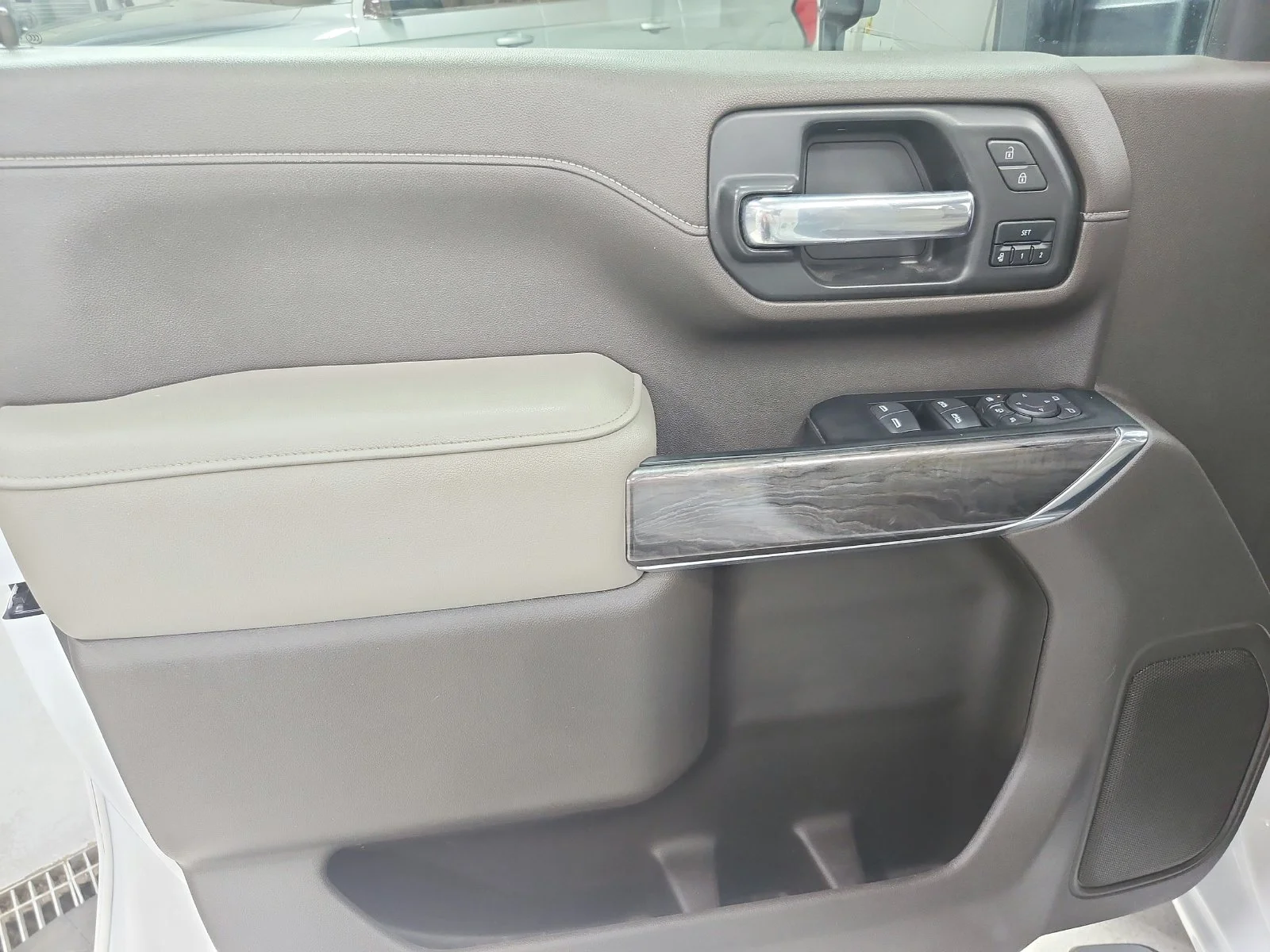 Used 2023 White Chevrolet LTZ image 35