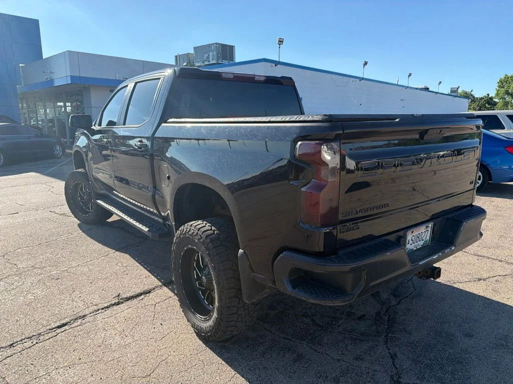 Used 2021 Black Chevrolet LT image 2