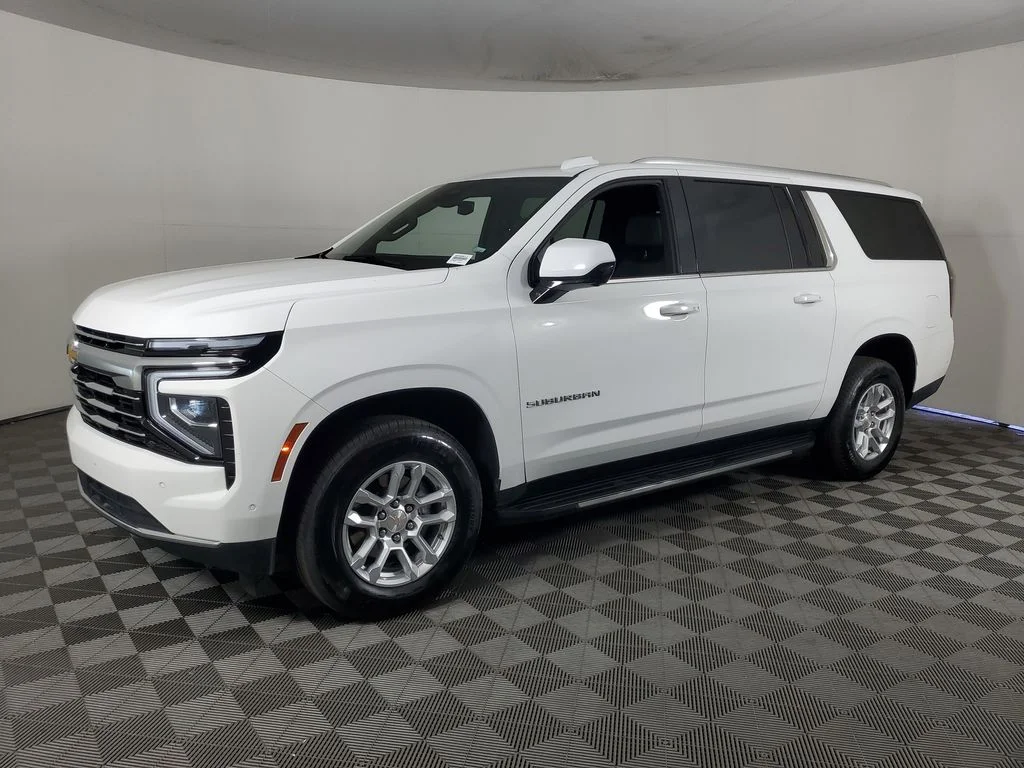 Used 2025 White Chevrolet LT image 8