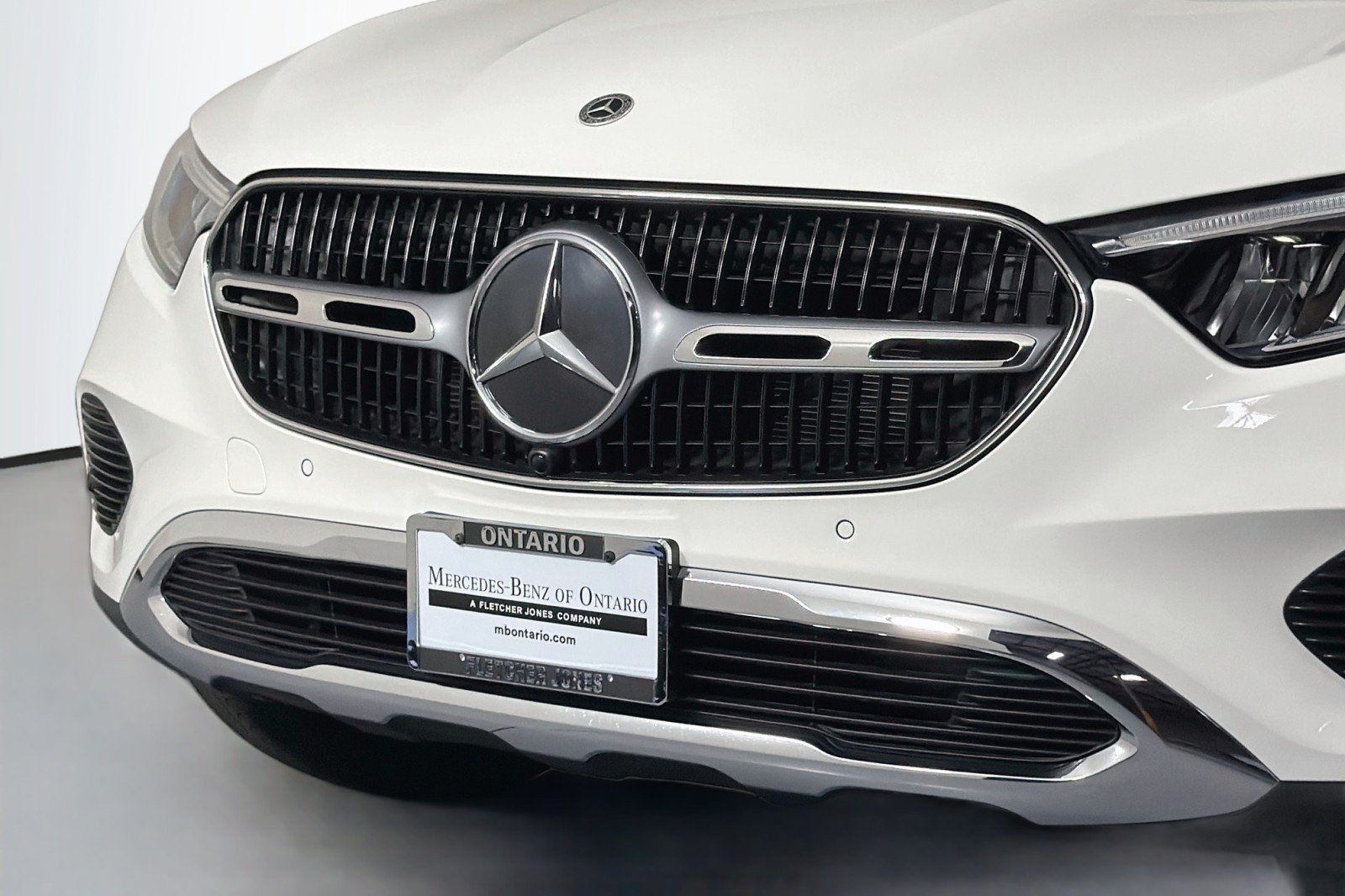 Certified Used 2025 Polar White Mercedes-Benz 350e image 13