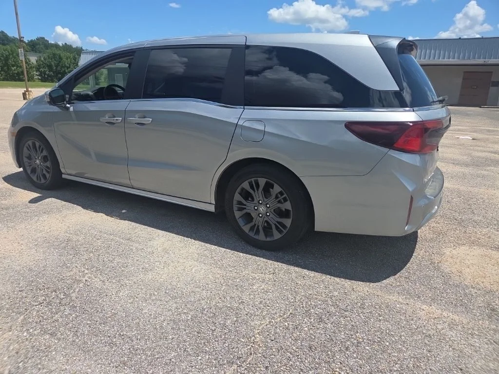 Certified Used 2025 Silver Honda Touring image 10