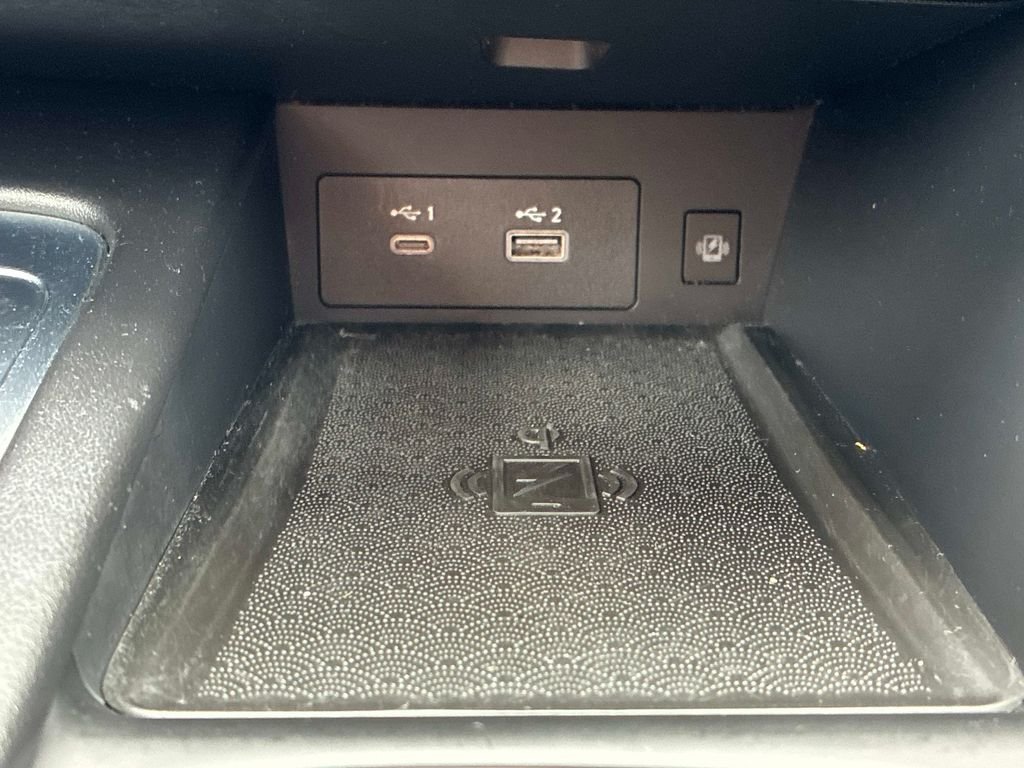 Used 2023 Silver INFINITI LUXE image 35