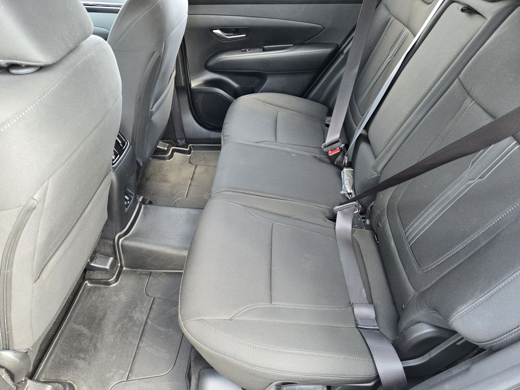Used 2024 White Pearl Hyundai SEL image 31