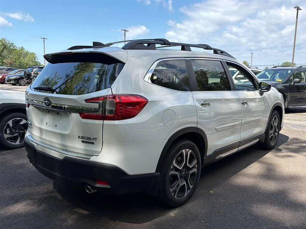 Used 2024 Crystal White Pearl Subaru Touring image 9