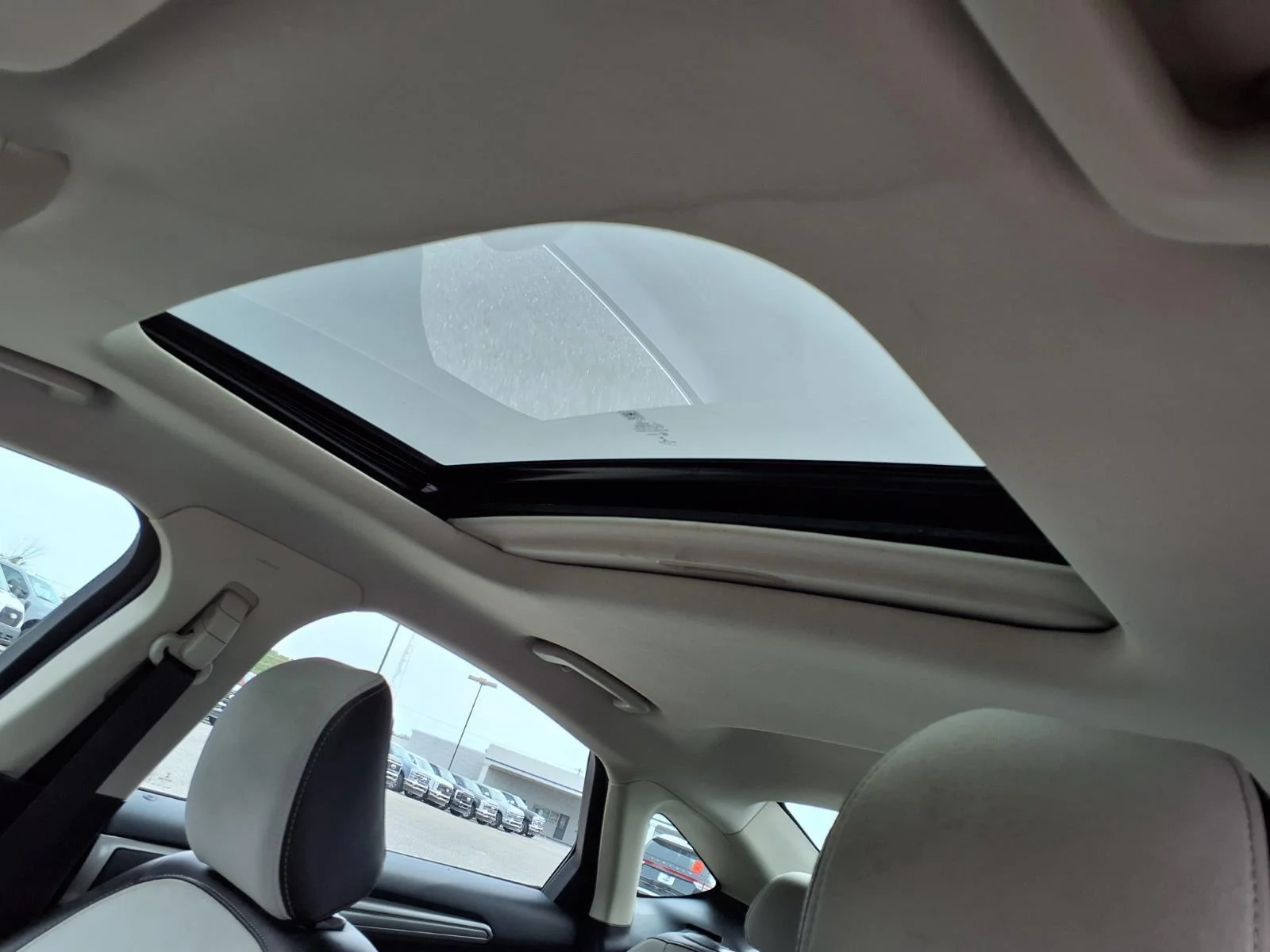Used 2020 Magnetic Metallic Ford SE image 8