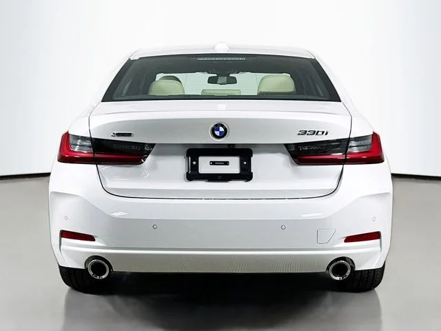 2025 BMW 3 Series 330i - Photo 6