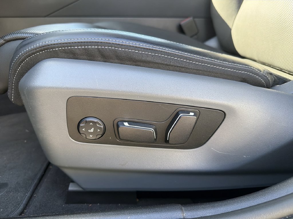 Certified Used 2024 Blue BMW M60 image 4