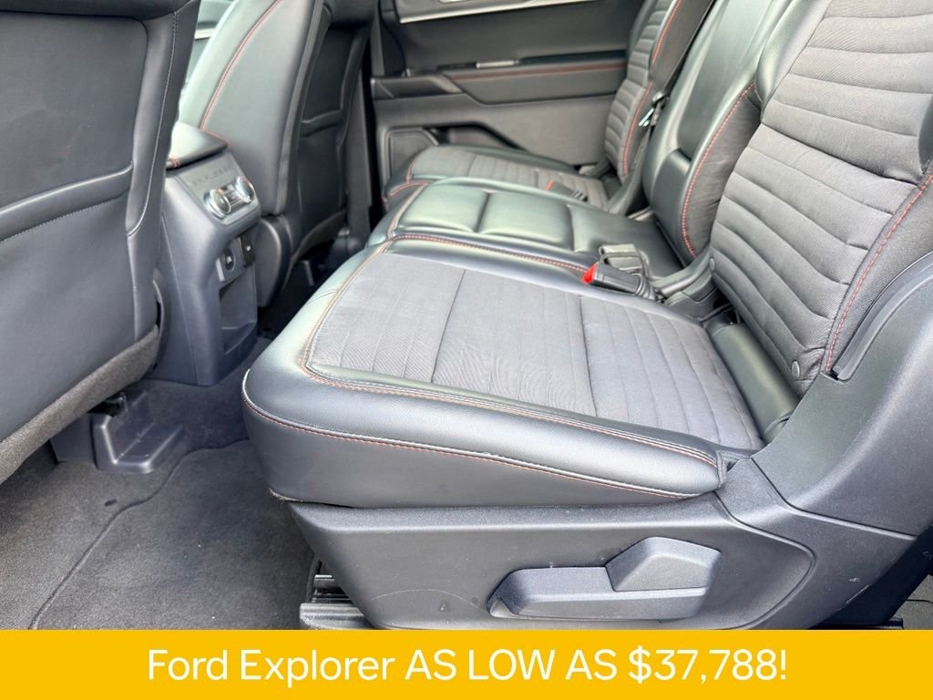 Used 2025 Gray Ford ST-Line image 17
