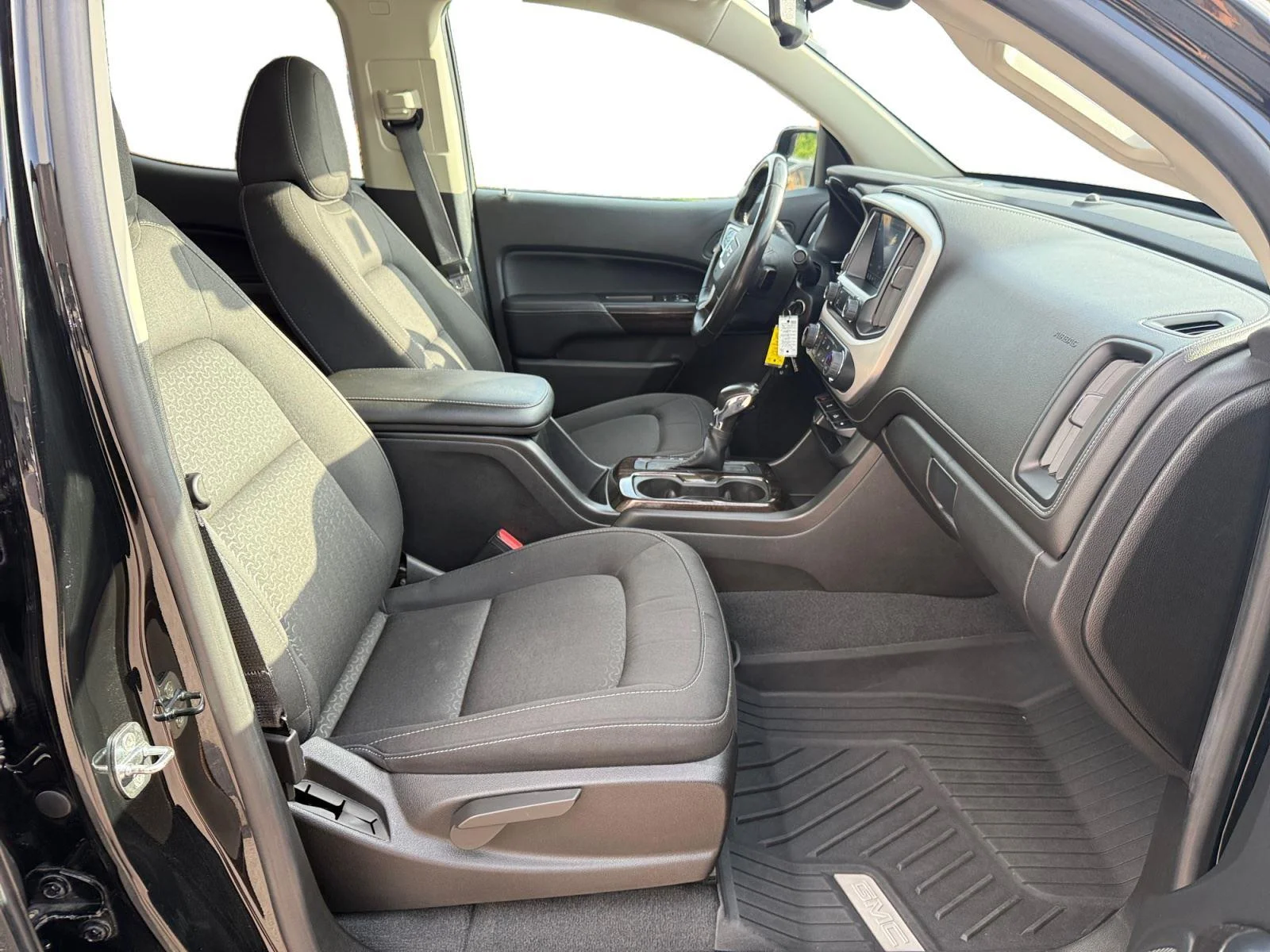 Used 2022 Onyx Black GMC Elevation image 26