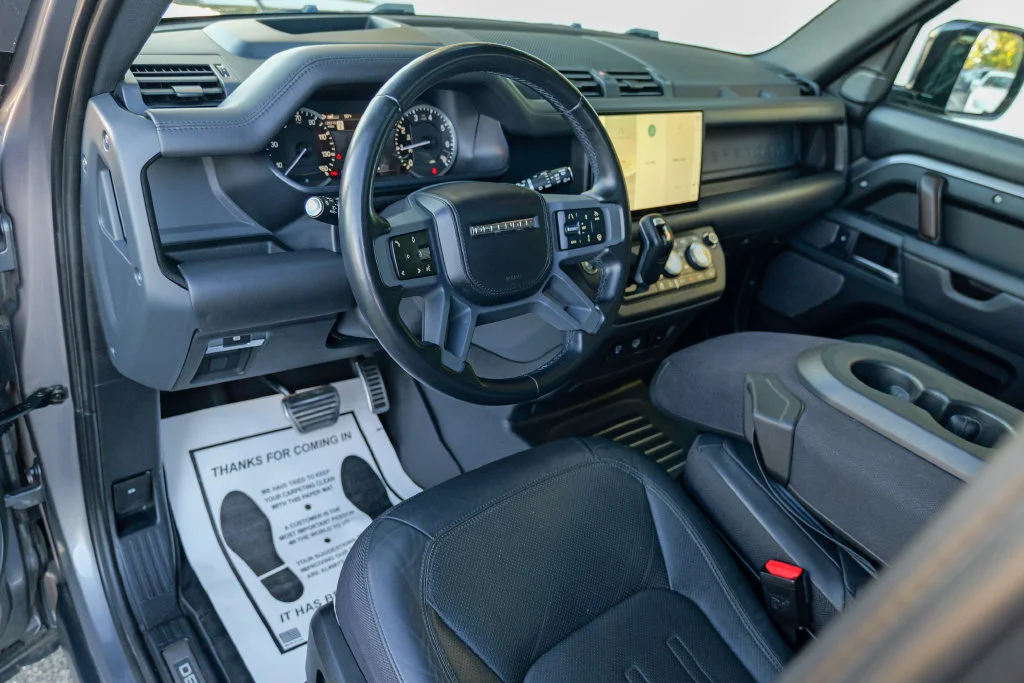 Used 2023 Gray Land Rover X image 14