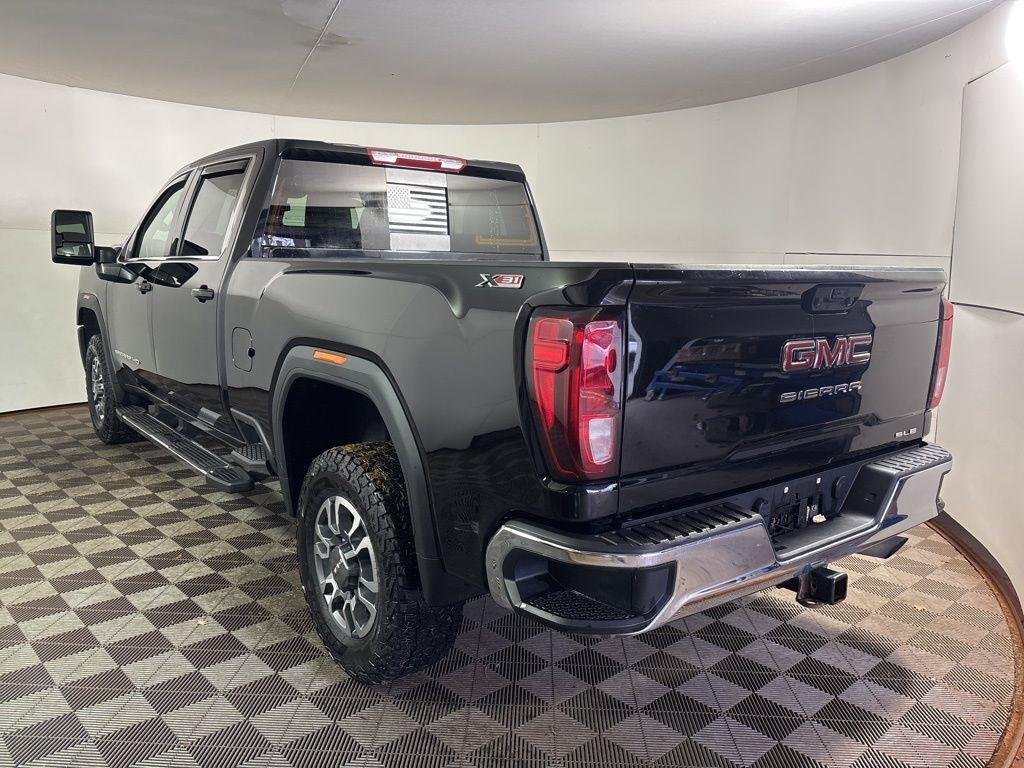 Used 2024 Onyx Black GMC SLE image 21