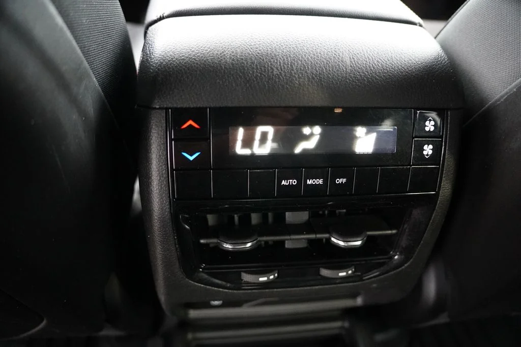 Certified Used 2023 Silver Jeep Altitude image 19