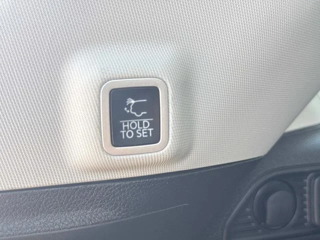 Used 2023 Gray Jeep Limited image 15
