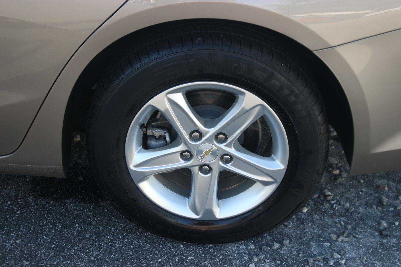 Used 2024 Mineral Gray Metallic Chevrolet 1LT image 34