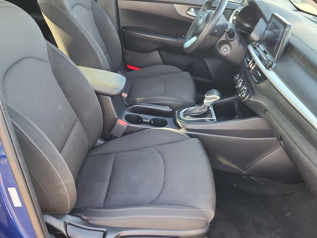 Used 2020 Deep Sea Blue Kia LXS image 13
