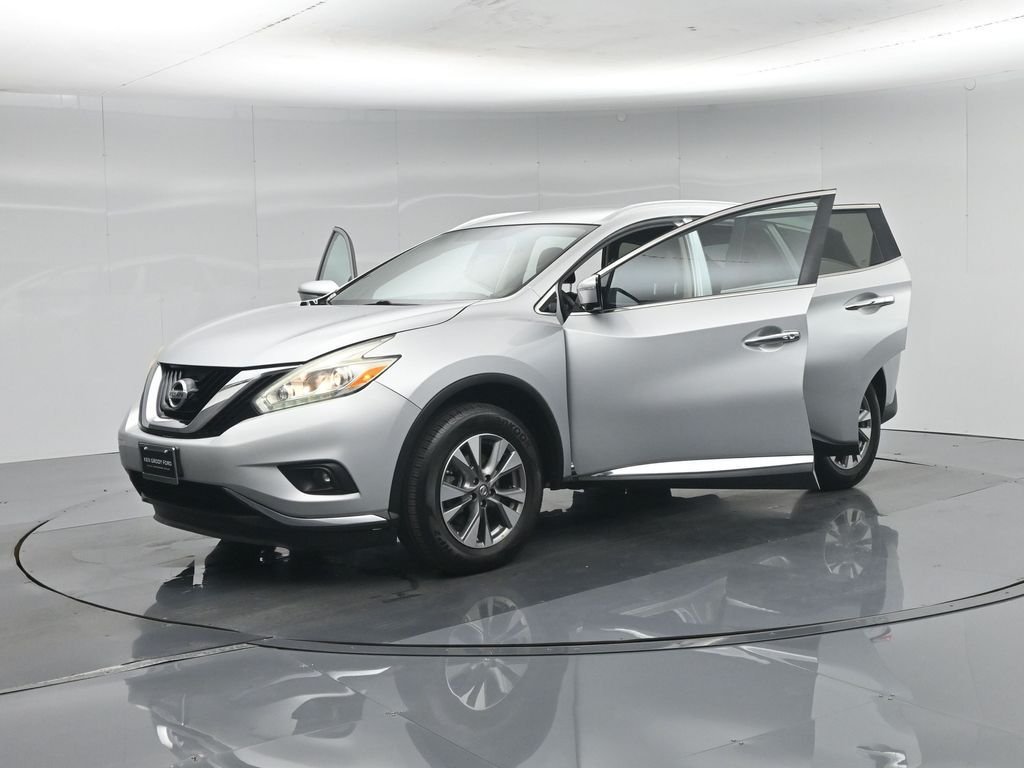 Used 2016 Silver Nissan SL image 27
