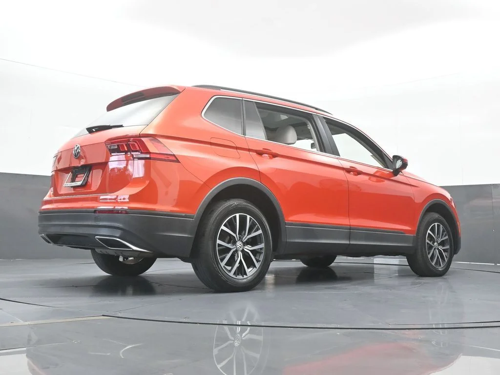Used 2019 Orange Metallic Volkswagen 2.0T SE image 57