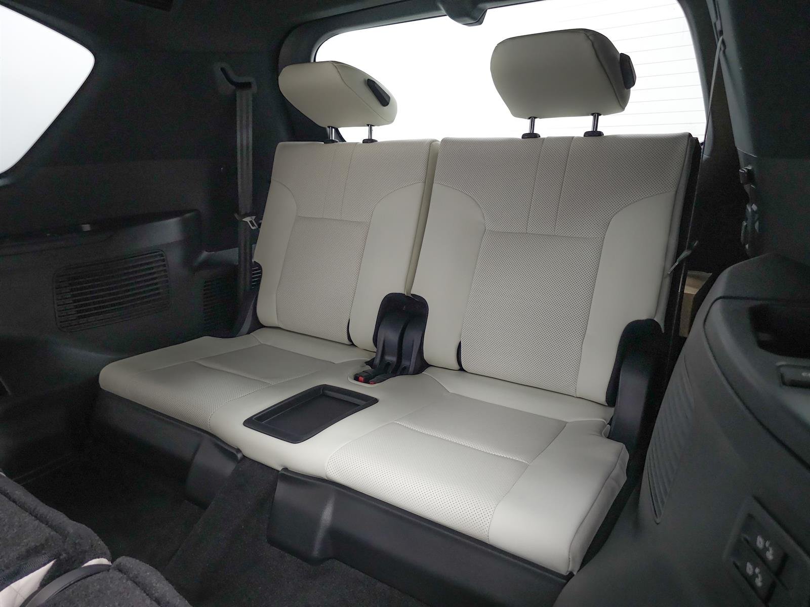 New 2026 Atomic Silver Lexus LX 700h LUXURY image 8