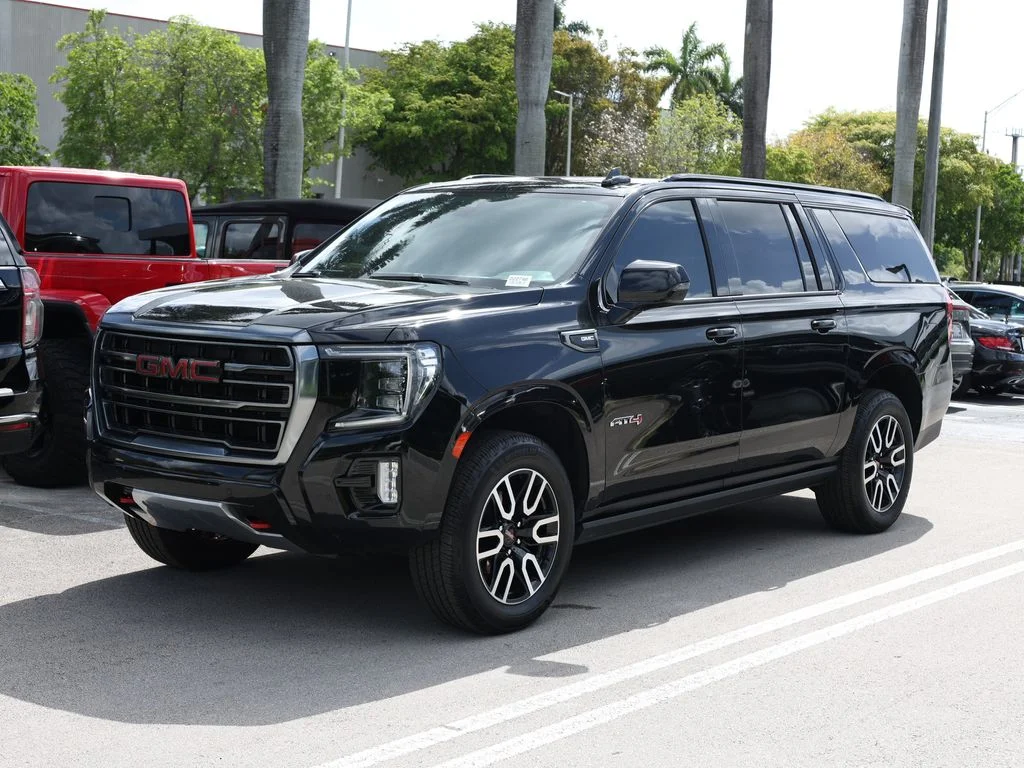 2021 GMC Yukon 4WD AT4's photo