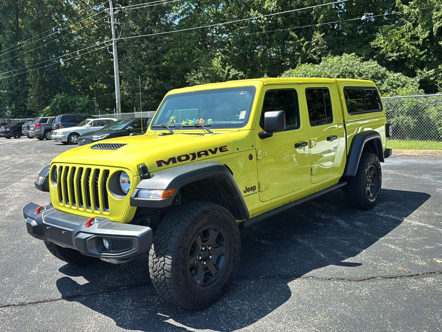 Used 2023 High Velocity Clearcoat Jeep Mojave image 7