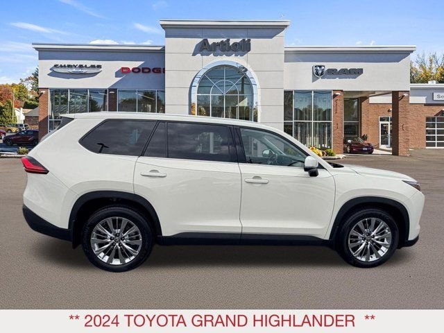 Used 2024 White Toyota  image 6