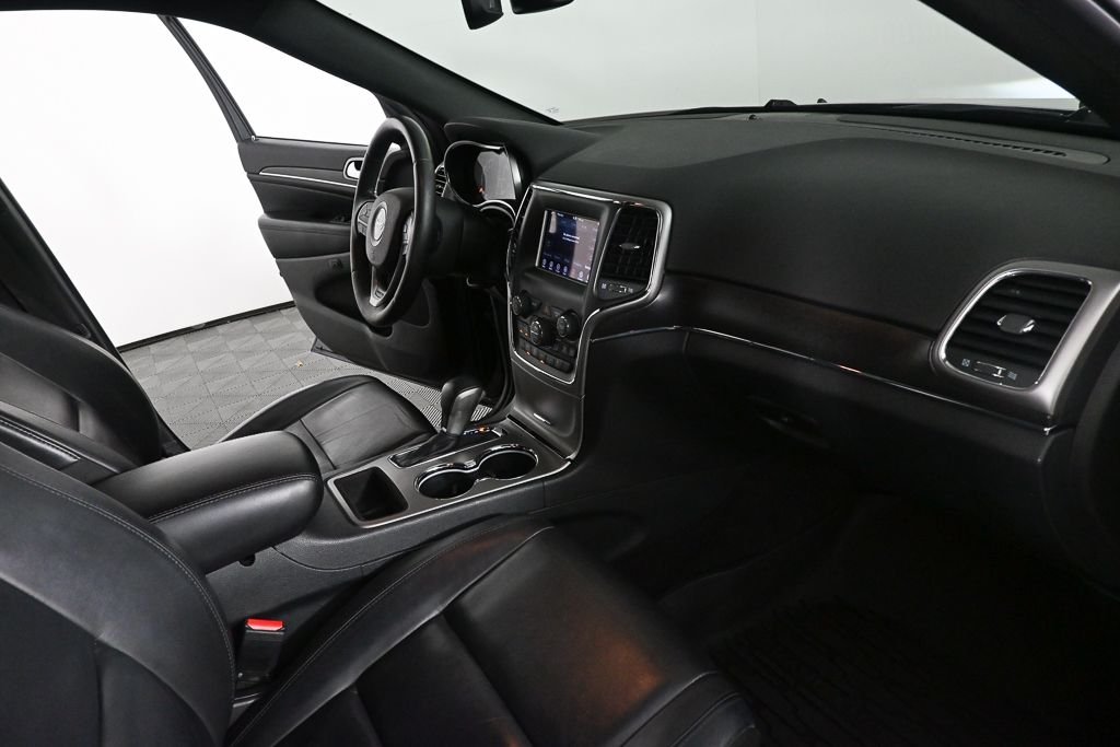Used 2018 Blue Jeep Limited image 22