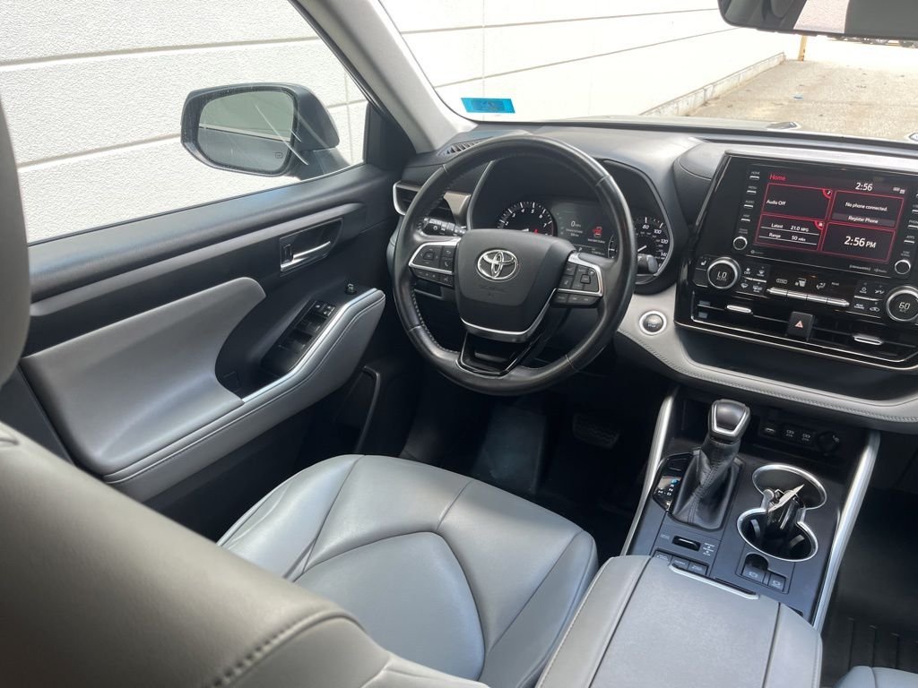 Used 2020 Magnetic Gray Metallic Toyota XLE image 14