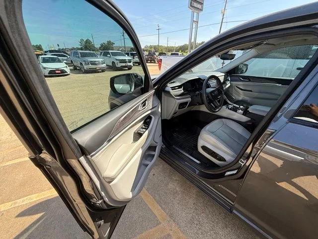 Used 2023 Gray Jeep Overland image 34