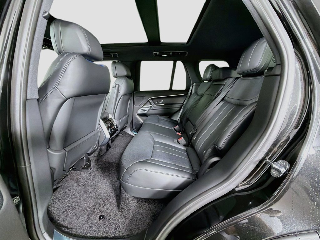 New 2027 Santorini Black Land Rover SE image 26