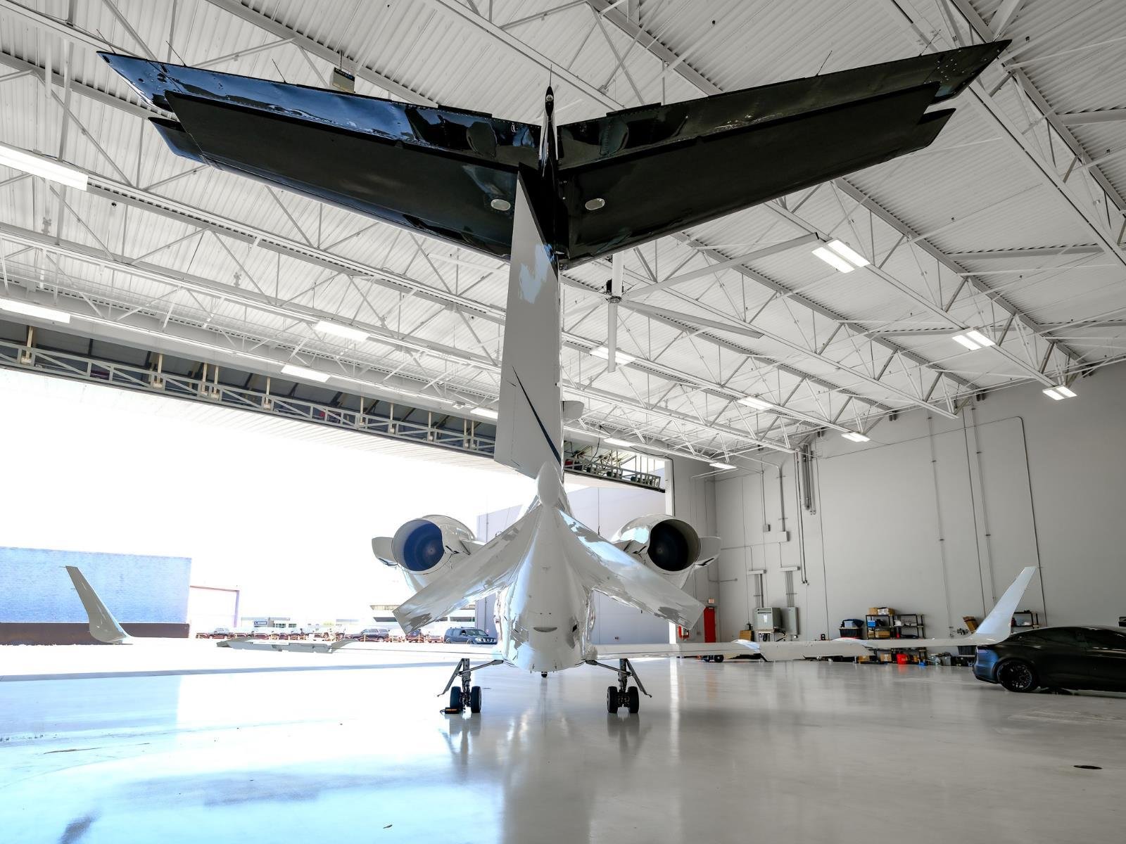 Used 2009 White LEARJET XR image 9